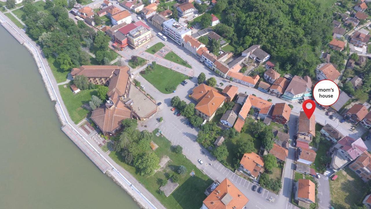 Hotel Moms House à Golubac Extérieur photo