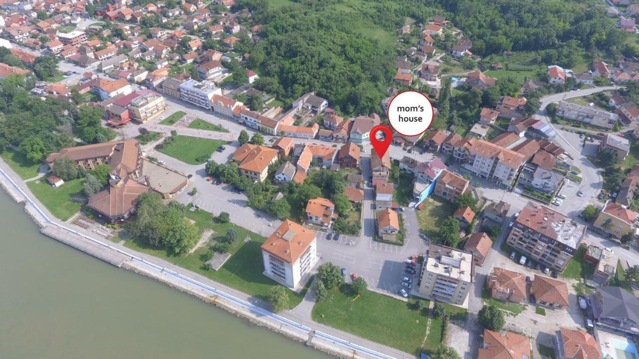 Hotel Moms House à Golubac Extérieur photo