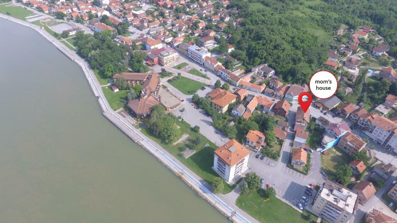 Hotel Moms House à Golubac Extérieur photo